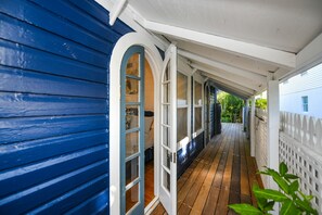 Casa, 4 habitaciones | Balcón