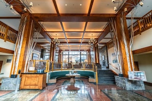 House | Ruang tamu | TV skrin rata, pendiangan