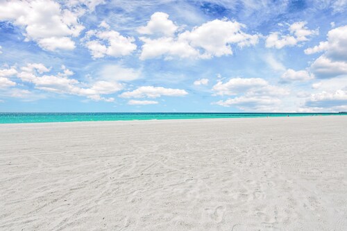 Captain's Quarters at Anna Maria Island Inn