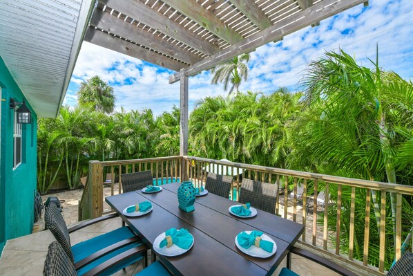 House, 3 Bedrooms | Balcony