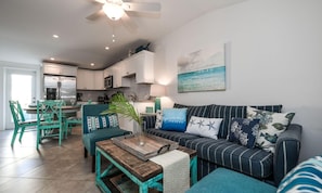 House, 2 Bedrooms | Living room | 42-inch flat-screen TV with cable channels, TV