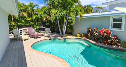 Coconut Cottage #3 by AMI Locals