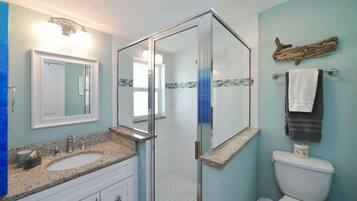 House, 2 Bedrooms | Bathroom | Hair dryer, towels