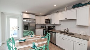 Ferienhaus, 2 Schlafzimmer | Eigene Küche | Kühlschrank, Mikrowelle, Herdplatte, Geschirrspüler