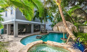 House, 6 Bedrooms | Exterior