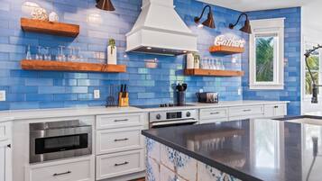 House, Multiple Beds | Private kitchen | Fridge, microwave, stovetop, dishwasher