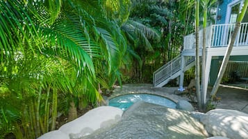 House, 6 Bedrooms | Pool