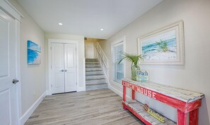 Huis, 6 slaapkamers | Een strijkplank/strijkijzer, beddengoed