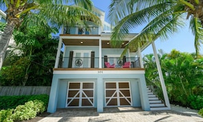 House, 6 Bedrooms | Exterior