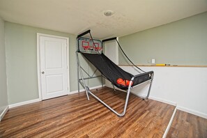 House (Tobey Rd. 51, Waterville Estates)