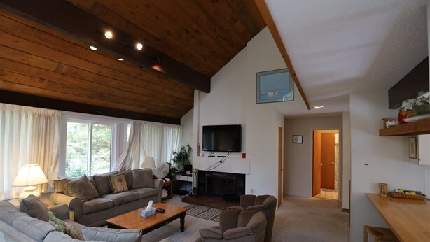 Condo (Sunnyside 6, Waterville Valley) | Sala de estar | Televisión y chimenea 
