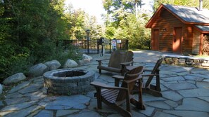 Condo (Riverside 1H, Lincoln) | Exterior