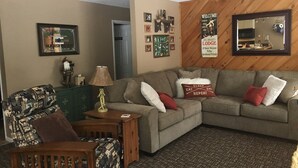 TV, fireplace, DVD player - Mountain Brook 1, Waterville Valley (Waterville Valley)