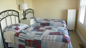 Condo (Greenscape 9, Owl's Nest)