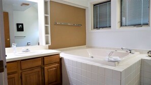 Condo (Forest Rim I1, Waterville Valley) | Bathroom