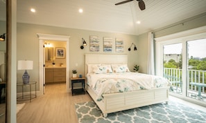 4 bedrooms, iron/ironing board, bed sheets