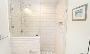 House, 2 Bedrooms | Bathroom | Hair dryer, towels