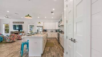 House, 5 Bedrooms | Private kitchen | Fridge, microwave, stovetop, dishwasher