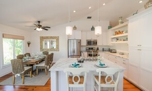 House, 3 Bedrooms | Dining