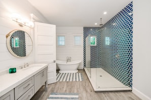 Maison, 4 chambres | Salle de bain | Séchoir à cheveux, serviettes fournies