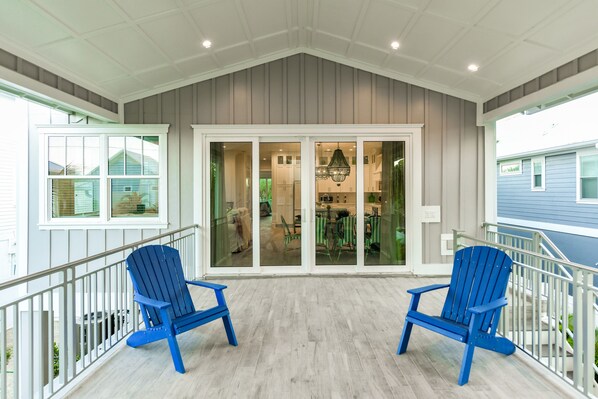 House, 4 Bedrooms | Balcony