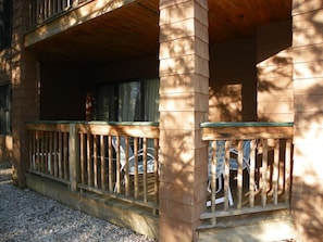 Condo (Deer Park 246, North Woodstock) | Balcón