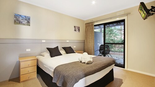 Grevillea Gardens Unit 8