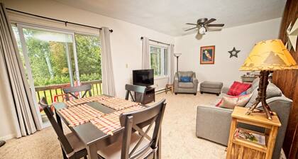 Experience a Classic New England Setting at This Waterville Estates Condo Located in the Heart of the White Mountains - Bv5e