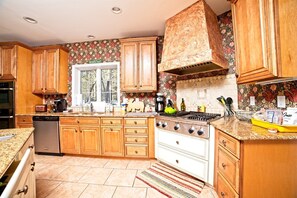 電冰箱、微波爐、洗碗機、咖啡機/沖茶器