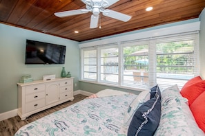 House, 3 Bedrooms - Island Life by AMI Locals (Holmes Beach)