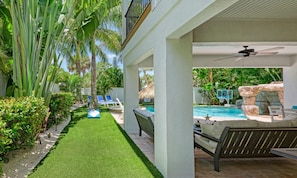 Outdoor pool - Island Pearl Oasis by AMI Locals (Holmes Beach)
