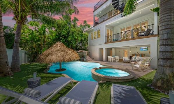 House, 4 Bedrooms | Pool