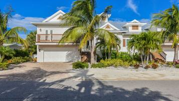 House, 5 Bedrooms | Bahagian luar