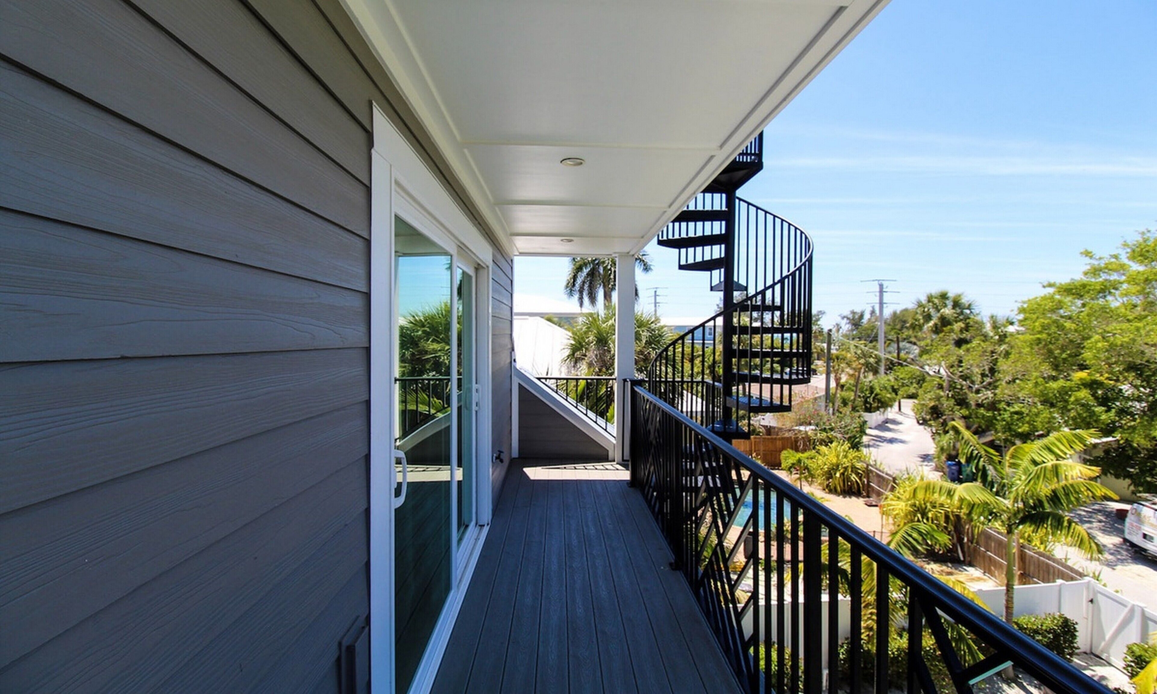 House, 4 Bedrooms | Balcony