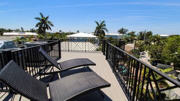 Casa, 4 habitaciones | Balcón