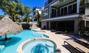 House, 4 Bedrooms | Private spa tub