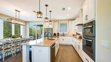 House, Multiple Beds | Private kitchen | Fridge, microwave, stovetop, cookware/dishes/utensils
