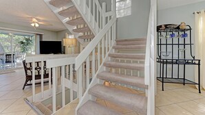 Apartment, 3 Schlafzimmer | Wohnzimmer | Fernseher