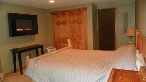 House (McLaren Drive 48, Waterville Estates)