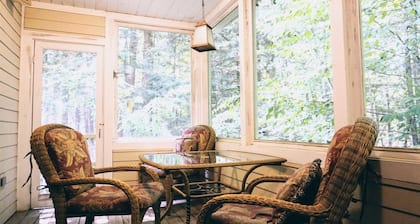 A Charming Private Home Rental, Beautifully Landscaped and Located in Forest Ridge, Lincoln, NH - Fr42l