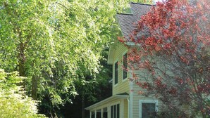 Unclassified image, 5 of 57, button - A Charming Private Home Rental, Beautifully Landscaped and Located in Forest Ridge, Lincoln, NH - Fr42l (Lincoln)