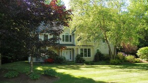Unclassified image, 4 of 57, button - A Charming Private Home Rental, Beautifully Landscaped and Located in Forest Ridge, Lincoln, NH - Fr42l (Lincoln)