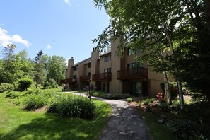 Exterior - Waterville Valley Pet Friendly Vacation Condo Close to Community Center! - Whb16v (Waterville Valley)