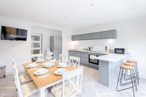 House | Dining room - Your perfect stay. Swansea City Centre (Swansea)