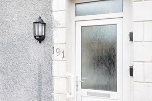 Front of property - Your perfect stay. Swansea City Centre (Swansea)