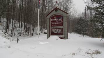 Condo (PB Dec 27th-Jan 3rd, 1Ter, Lincoln) | Exterior