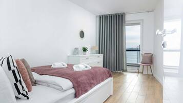 1 slaapkamer, een strijkplank/strijkijzer, wifi, beddengoed