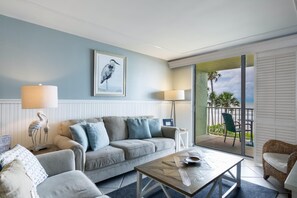 Appartement, 3 slaapkamers | Woonkamer | Een 36-inch televisie met kabelzenders