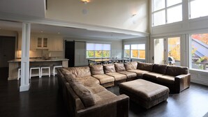 Casa (Coolidge Falls 2B, Lincoln) | Exterior