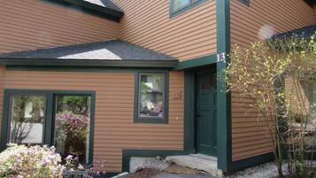 Condo (Mountain Sun 13A, Waterville Valley) | Exterior